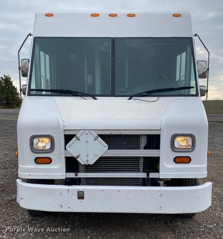 image for item KB9596 2006 Freightliner MT45  delivery truck