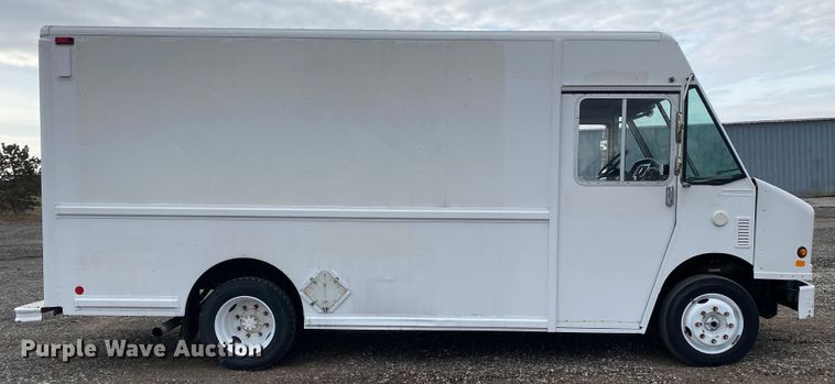 image for item KB9596 2006 Freightliner MT45  delivery truck