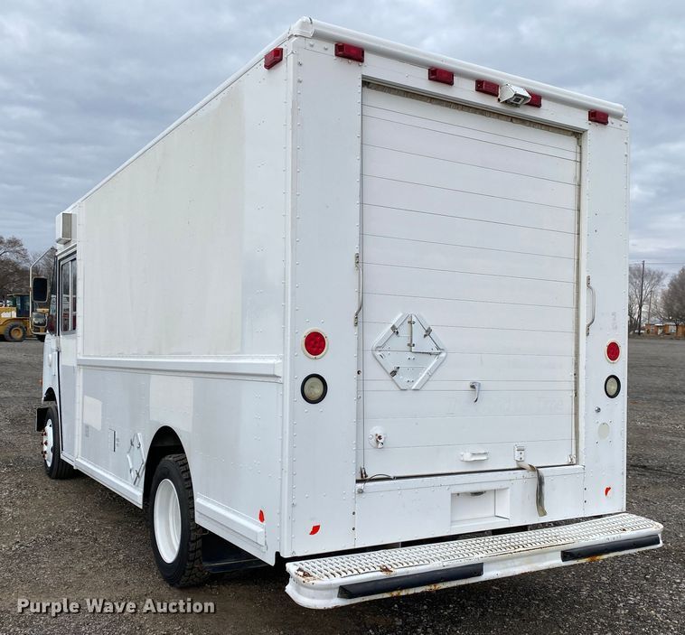 image for item KB9596 2006 Freightliner MT45  delivery truck