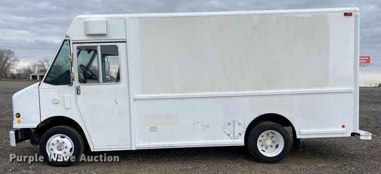 image for item KB9596 2006 Freightliner MT45  delivery truck