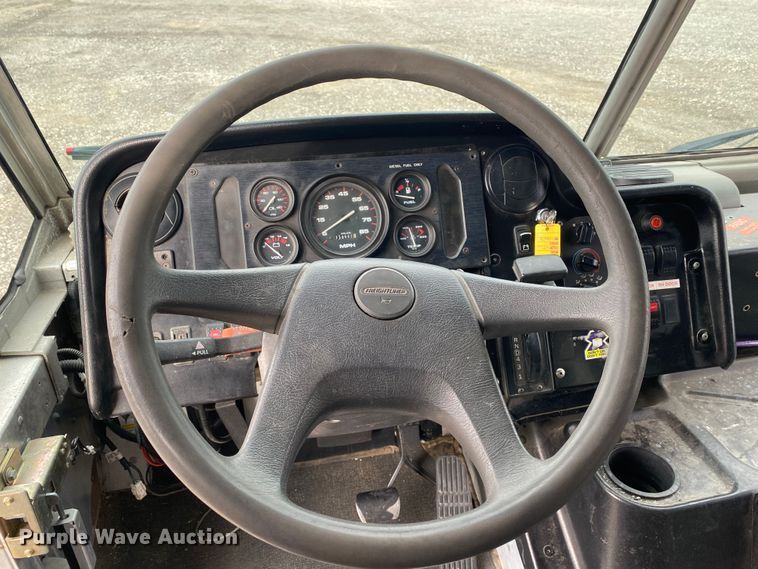 image for item KB9596 2006 Freightliner MT45  delivery truck