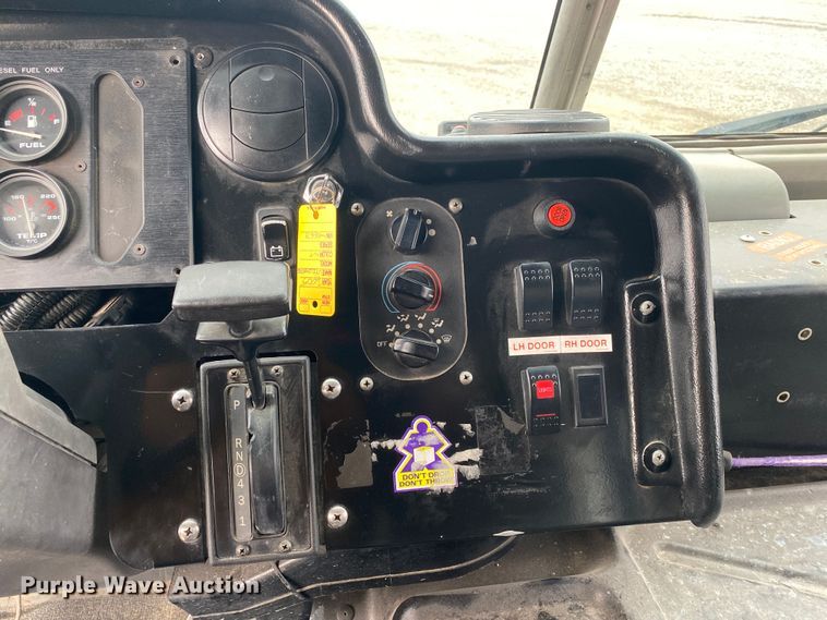 image for item KB9596 2006 Freightliner MT45  delivery truck