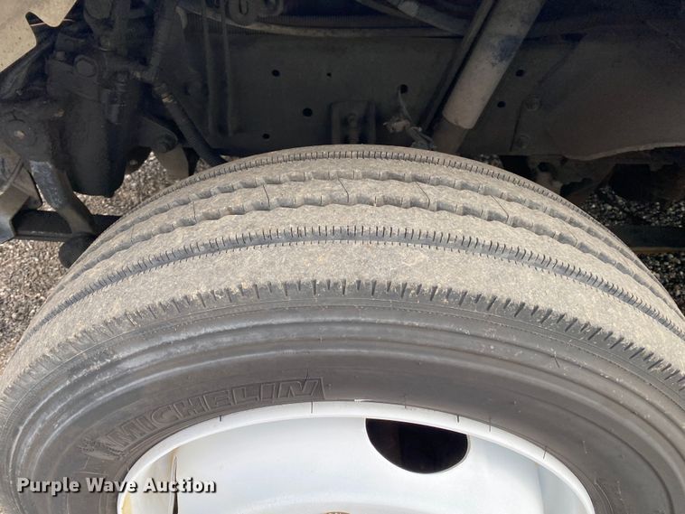 image for item KB9596 2006 Freightliner MT45  delivery truck