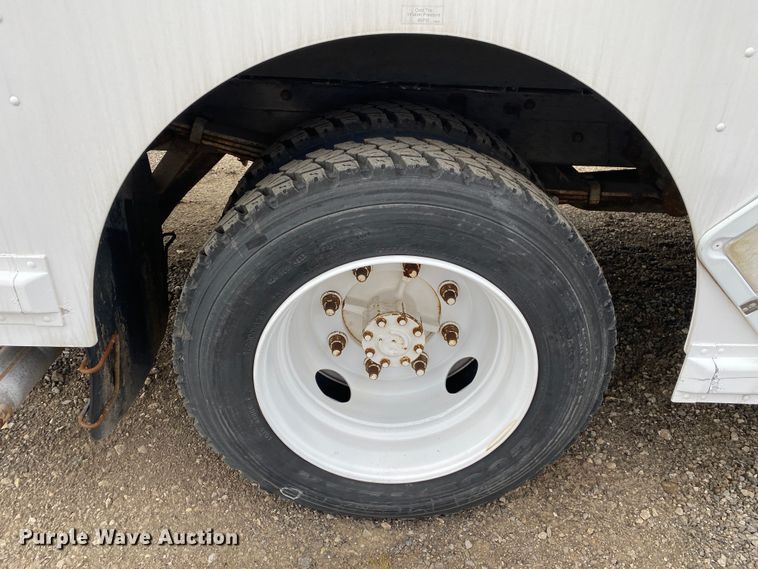 image for item KB9596 2006 Freightliner MT45  delivery truck