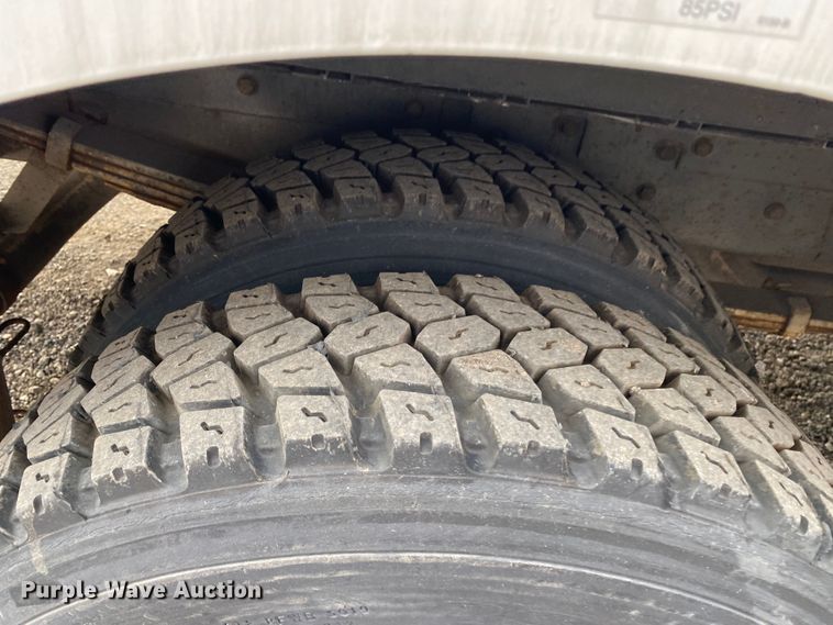 image for item KB9596 2006 Freightliner MT45  delivery truck