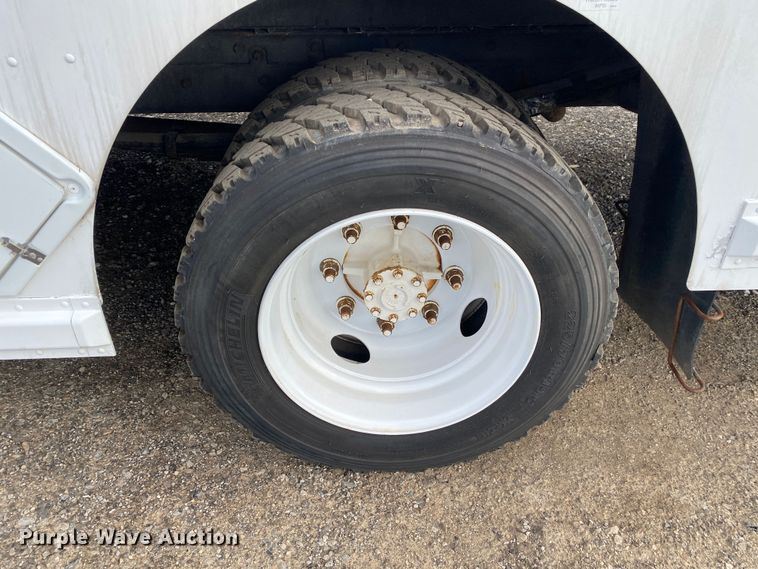 image for item KB9596 2006 Freightliner MT45  delivery truck