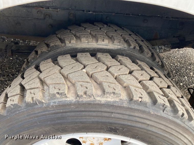 image for item KB9596 2006 Freightliner MT45  delivery truck