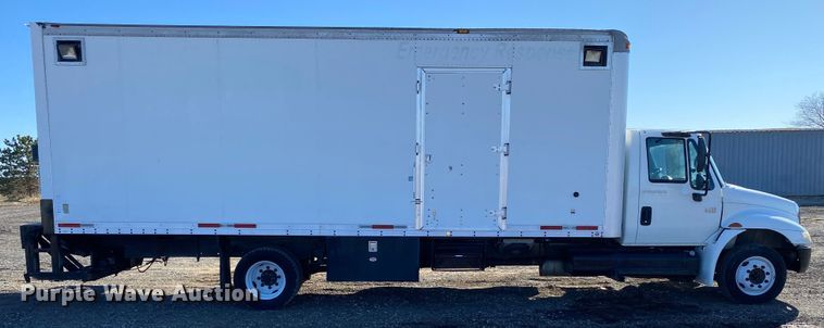image for item KB9599 2003 International 4200 SBA  box truck
