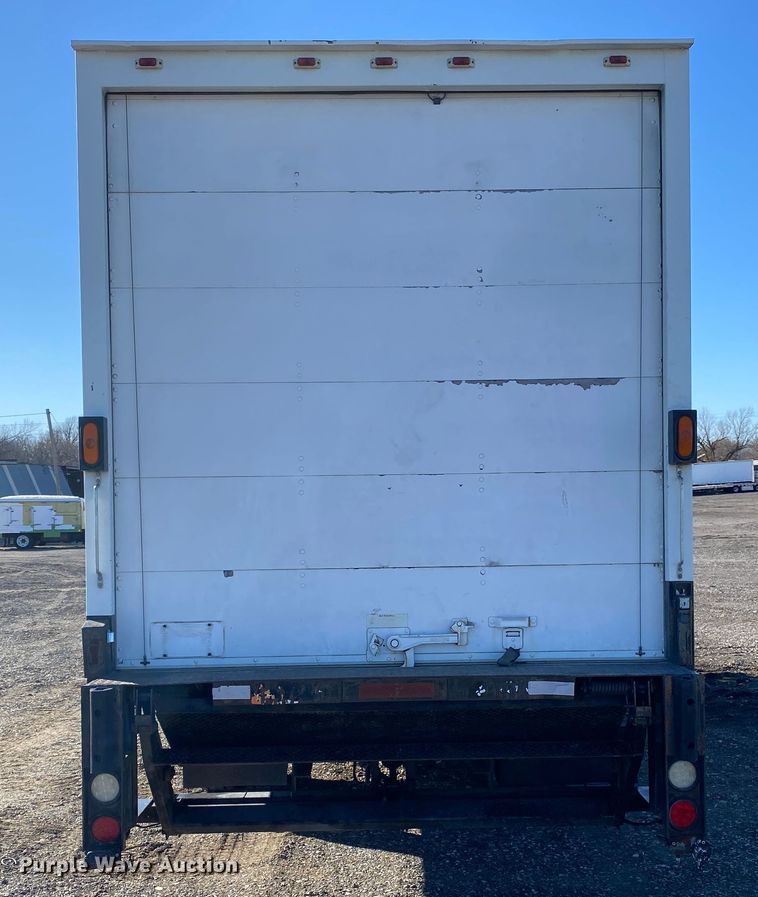 image for item KB9599 2003 International 4200 SBA  box truck