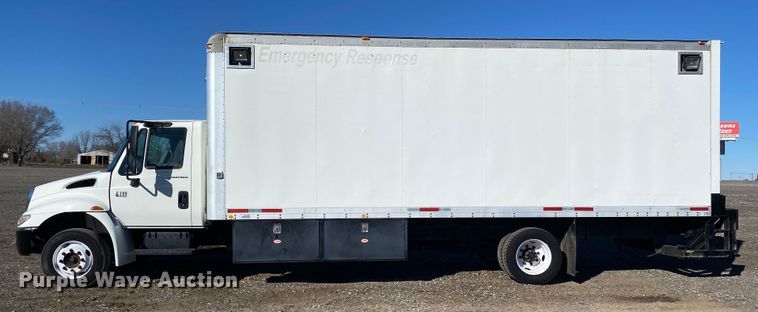image for item KB9599 2003 International 4200 SBA  box truck