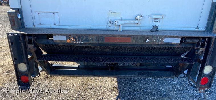 image for item KB9599 2003 International 4200 SBA  box truck