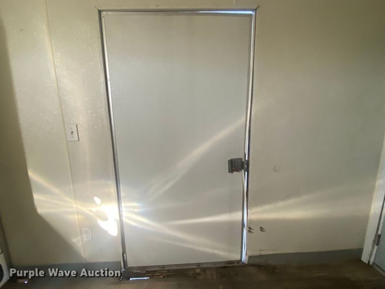 image for item KB9599 2003 International 4200 SBA  box truck