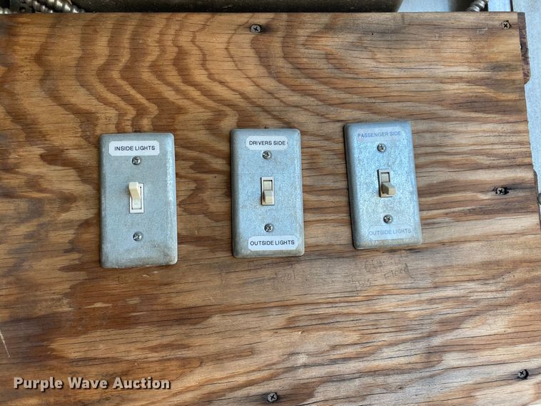 image for item KB9599 2003 International 4200 SBA  box truck