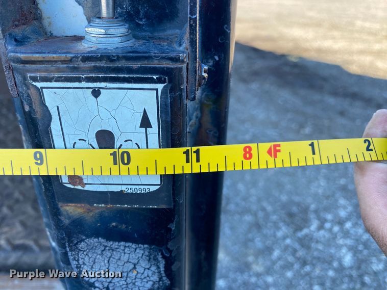 image for item KB9599 2003 International 4200 SBA  box truck