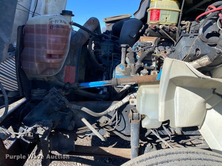 image for item KB9599 2003 International 4200 SBA  box truck