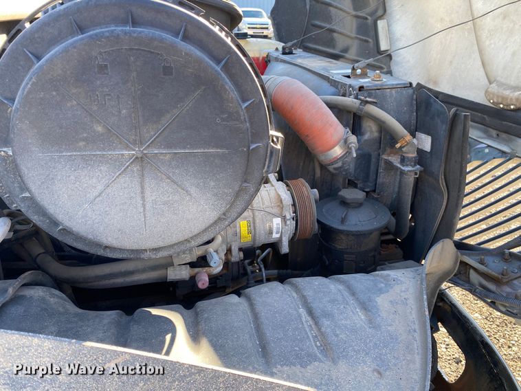 image for item KB9599 2003 International 4200 SBA  box truck