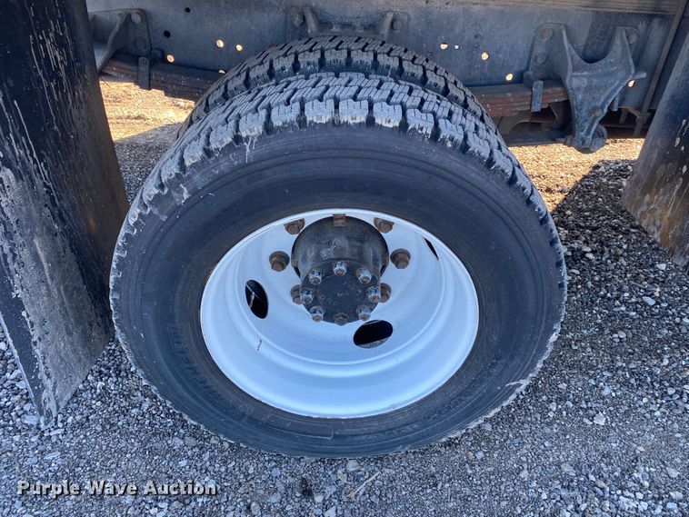 image for item KB9599 2003 International 4200 SBA  box truck