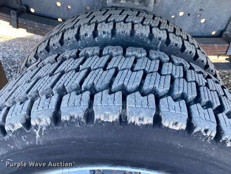 image for item KB9599 2003 International 4200 SBA  box truck