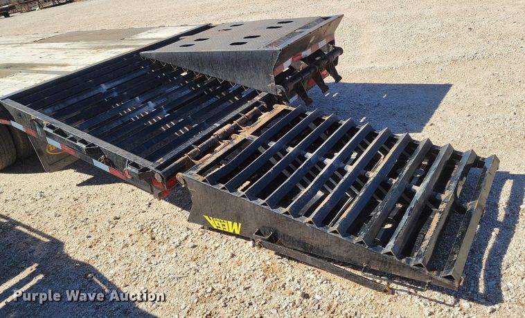 image for item KD9297 2018 Big Tex 25GN-28 Plus 5  equipment trailer