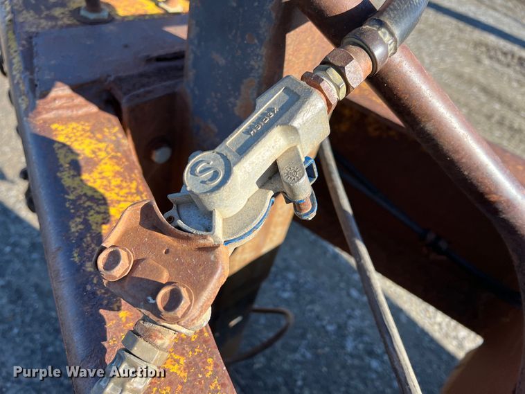 image for item KR9555 1984 Trail-Eze DN20R30  equipment trailer