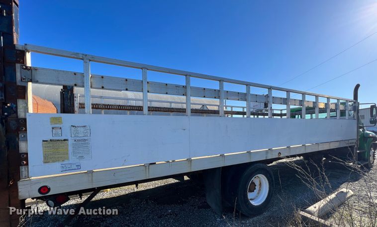 image for item KR9557 2008 International 4300  flatbed truck