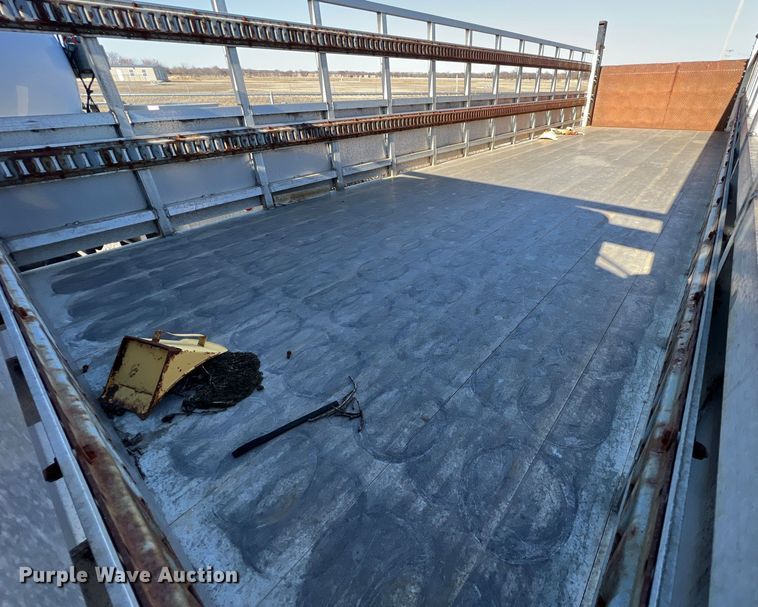 image for item KR9557 2008 International 4300  flatbed truck