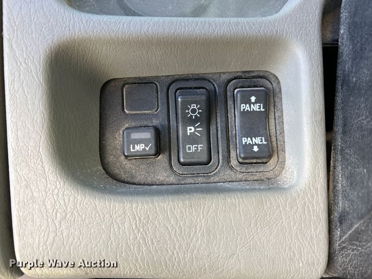 image for item KR9557 2008 International 4300  flatbed truck