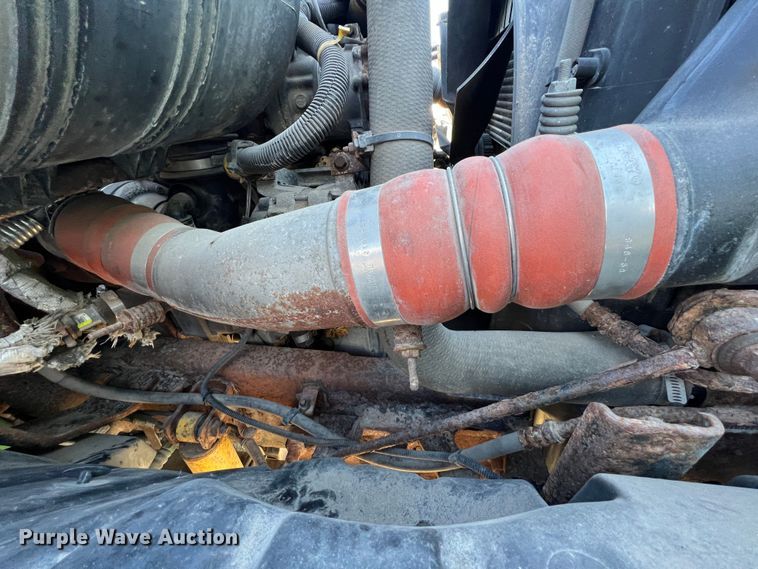 image for item KR9557 2008 International 4300  flatbed truck