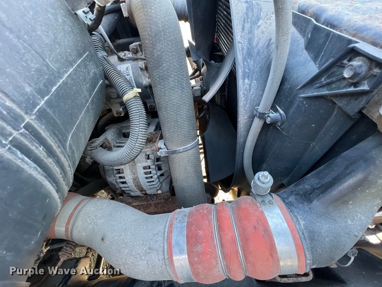 image for item KR9557 2008 International 4300  flatbed truck