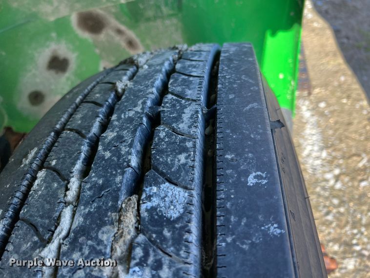 image for item KR9557 2008 International 4300  flatbed truck