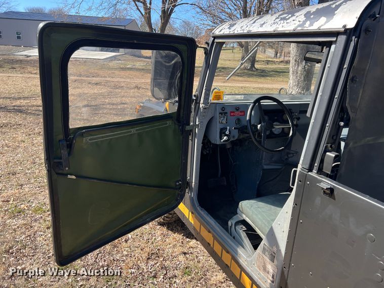 image for item KR9561 1990 Am General M998 Humvee