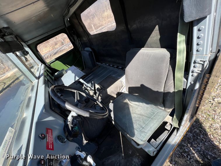 image for item KR9561 1990 Am General M998 Humvee