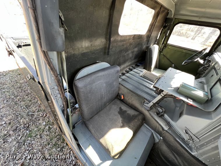 image for item KR9561 1990 Am General M998 Humvee