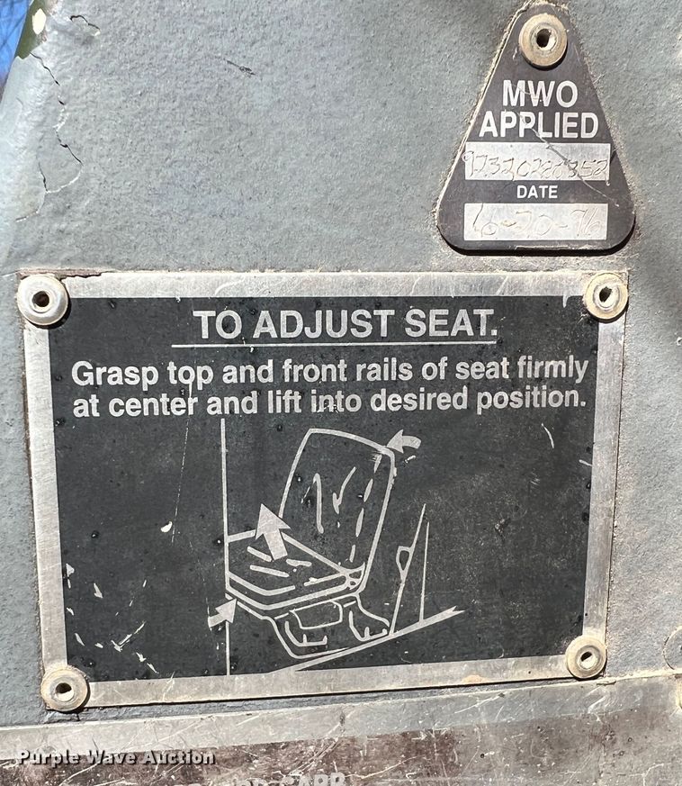 image for item KR9561 1990 Am General M998 Humvee