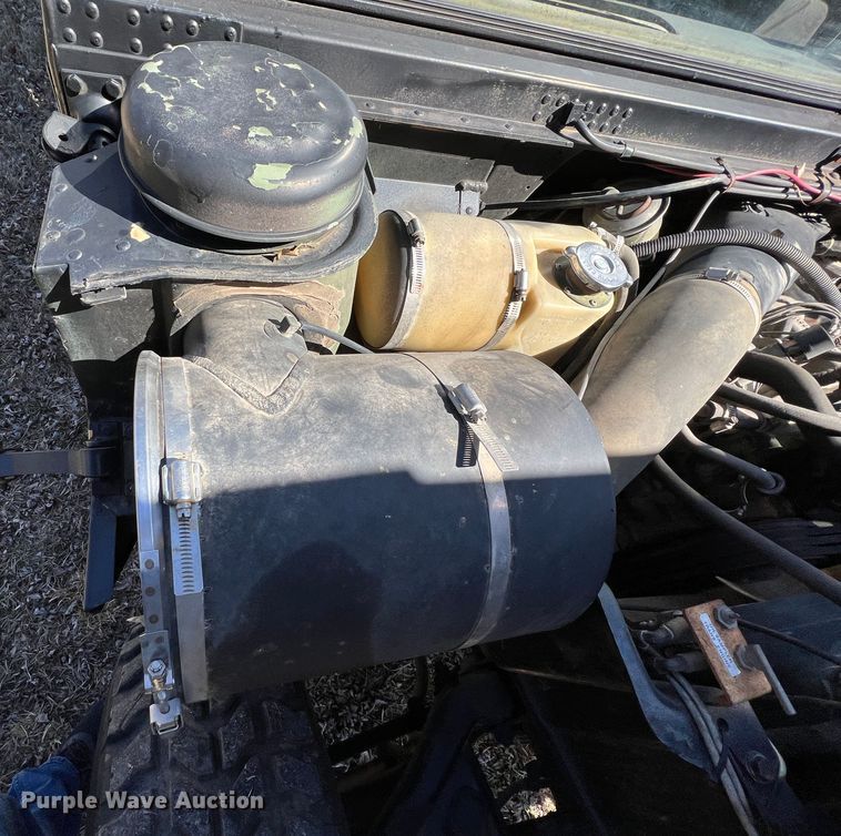 image for item KR9561 1990 Am General M998 Humvee