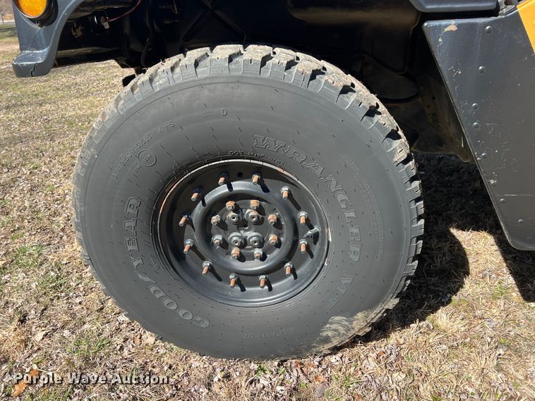 image for item KR9561 1990 Am General M998 Humvee