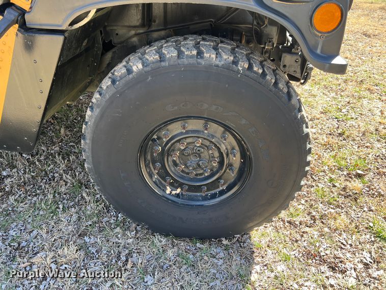 image for item KR9561 1990 Am General M998 Humvee