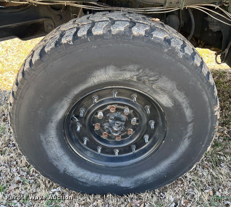 image for item KR9561 1990 Am General M998 Humvee