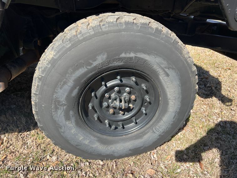 image for item KR9561 1990 Am General M998 Humvee