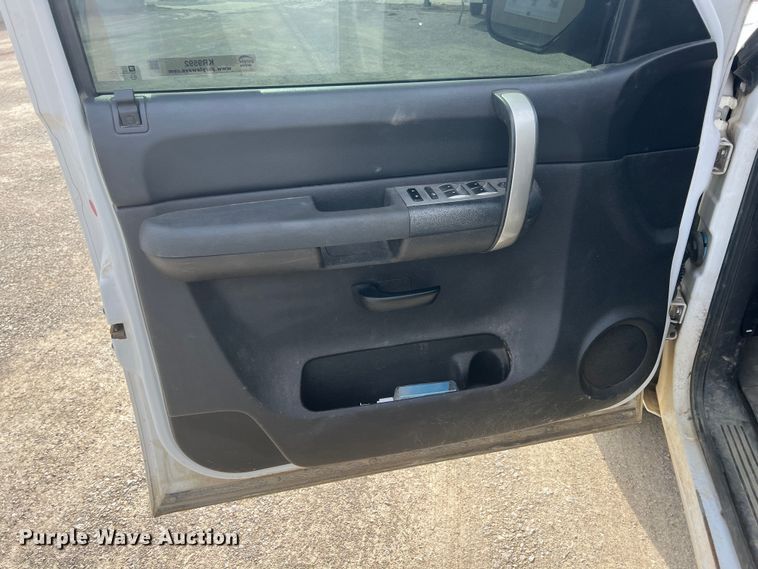 image for item KR9592 2009 Chevrolet Silverado 1500  Crew Cab pickup truck