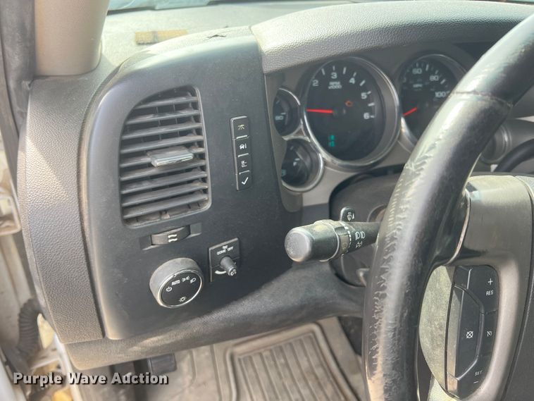 image for item KR9592 2009 Chevrolet Silverado 1500  Crew Cab pickup truck