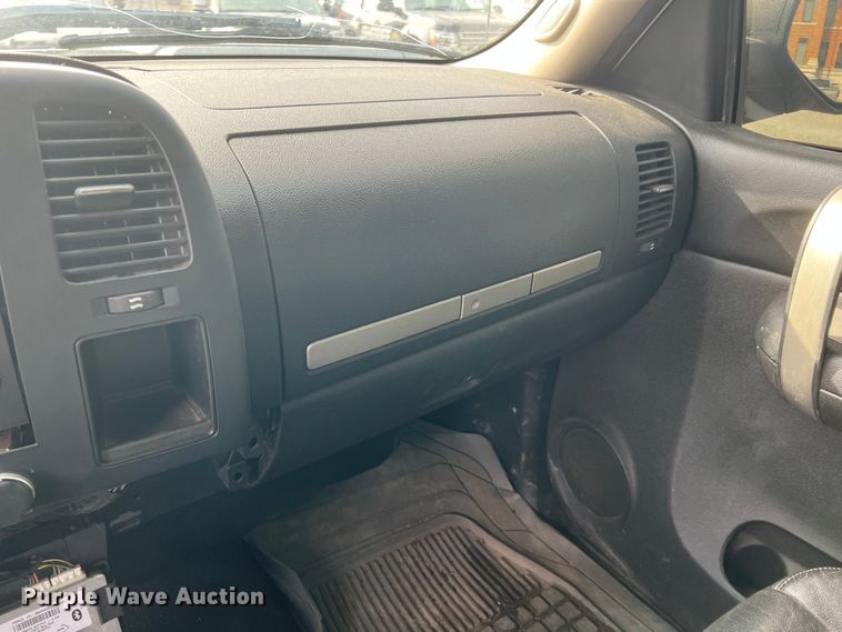 image for item KR9592 2009 Chevrolet Silverado 1500  Crew Cab pickup truck