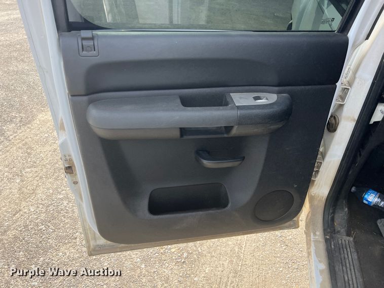 image for item KR9592 2009 Chevrolet Silverado 1500  Crew Cab pickup truck