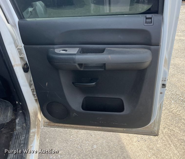 image for item KR9592 2009 Chevrolet Silverado 1500  Crew Cab pickup truck