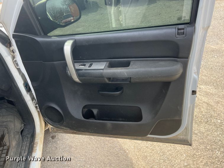 image for item KR9592 2009 Chevrolet Silverado 1500  Crew Cab pickup truck