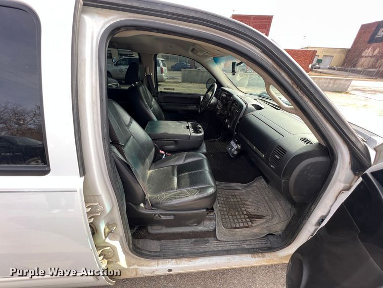 image for item KR9592 2009 Chevrolet Silverado 1500  Crew Cab pickup truck