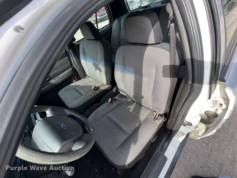 image for item KR9593 2008 Ford Crown Victoria Police Interceptor