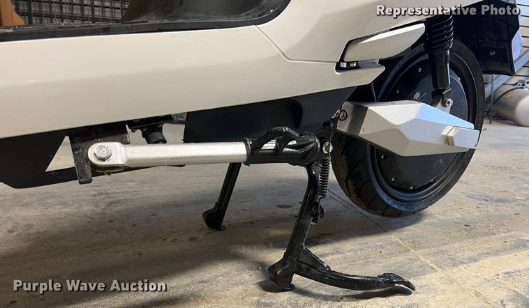 image for item KR9594 2020 Hixon ChargePro  electric scooter