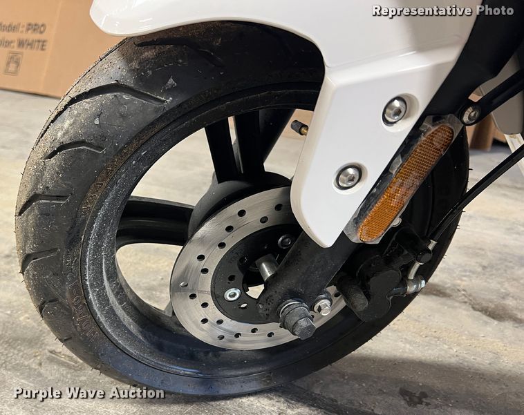 image for item KR9596 2020 Hixon ChargePro  electric scooter