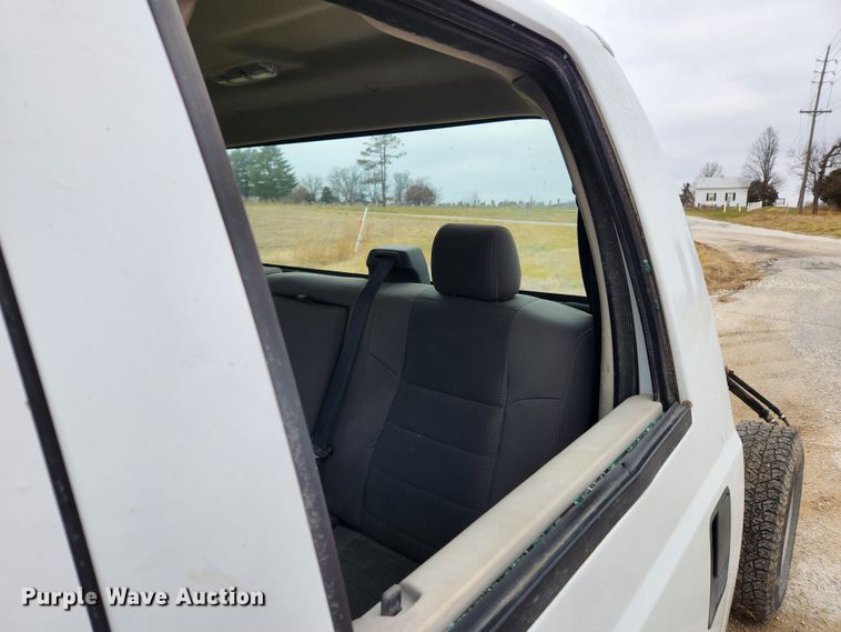 image for item KT9540 2010 Ford F350 Super Duty XL  pickup truck cab and chassis